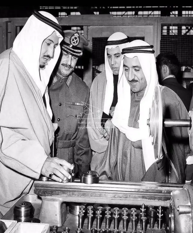 تفقد الصناعات العسكرية 